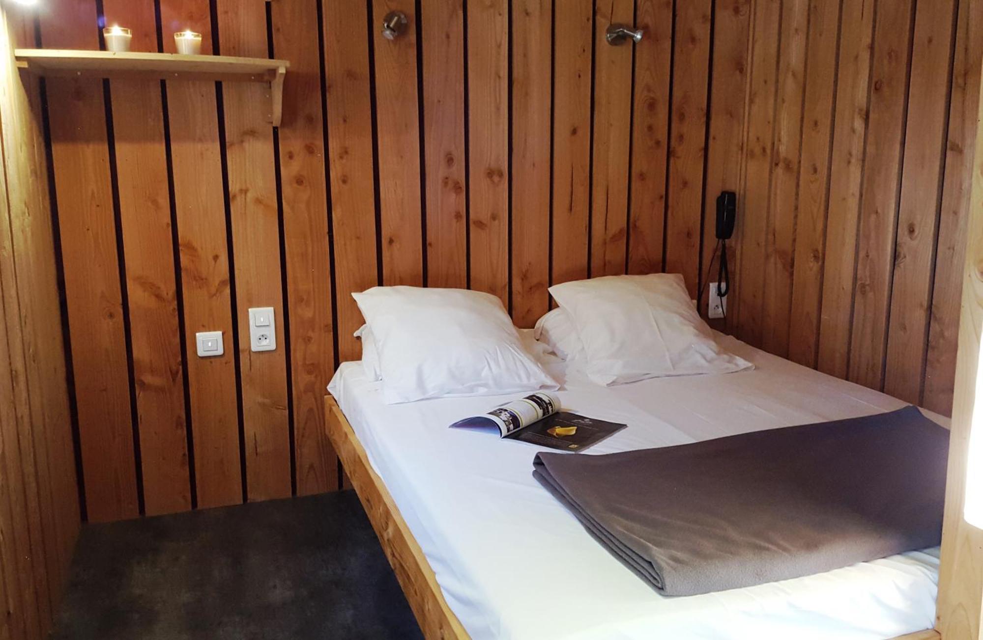 Lodges En Provence - Ecogites & Restaurant Insolites Richerenches Стая снимка